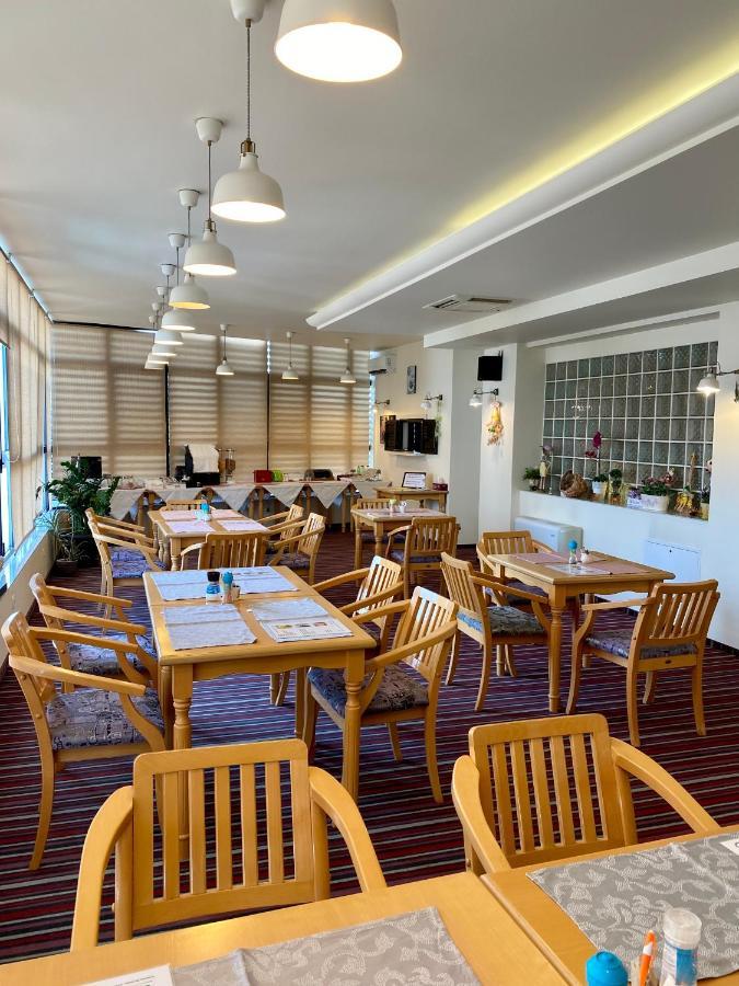 Pensiunea Rix Rooms Focșani Bagian luar foto