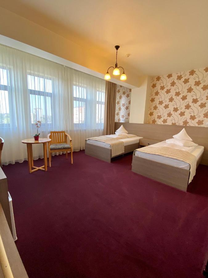 Pensiunea Rix Rooms Focșani Bagian luar foto