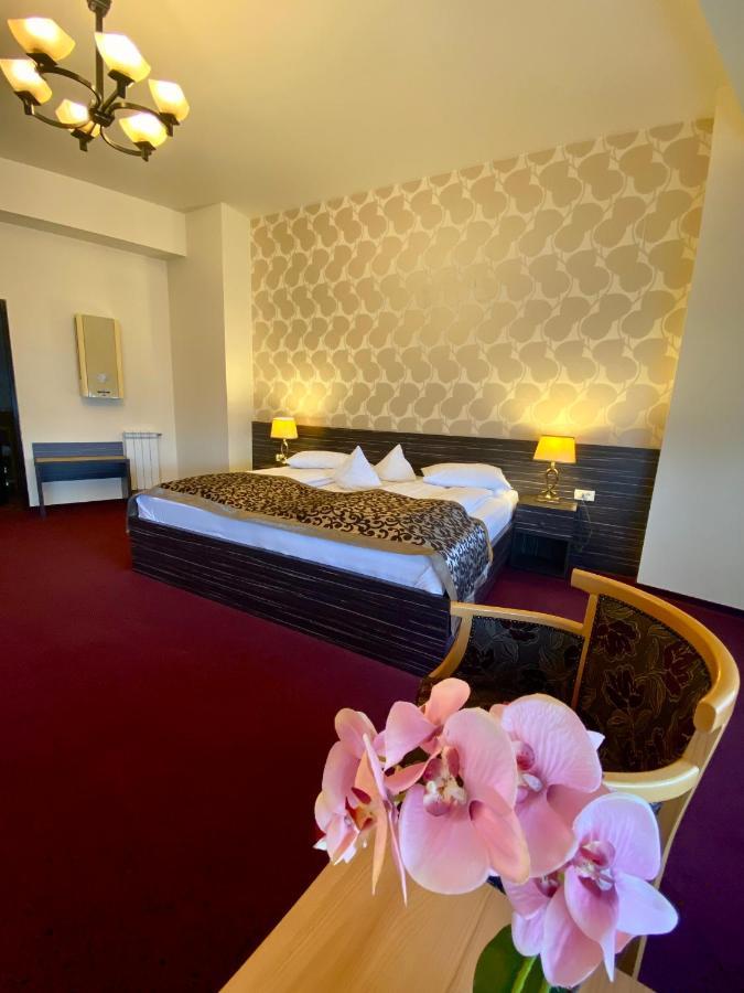 Pensiunea Rix Rooms Focșani Bagian luar foto